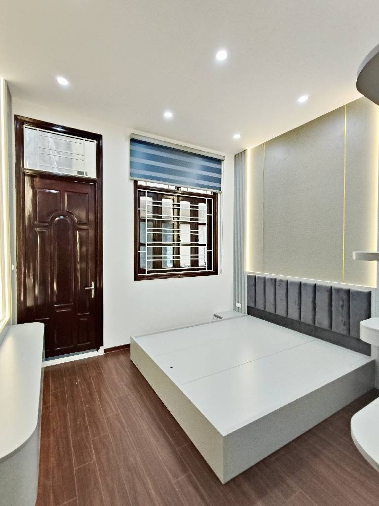 Bán nhà trung tâm Hai Bà Trưng 100m ra phố thang máy 43m2 9.6 tỷ - Ảnh 2
